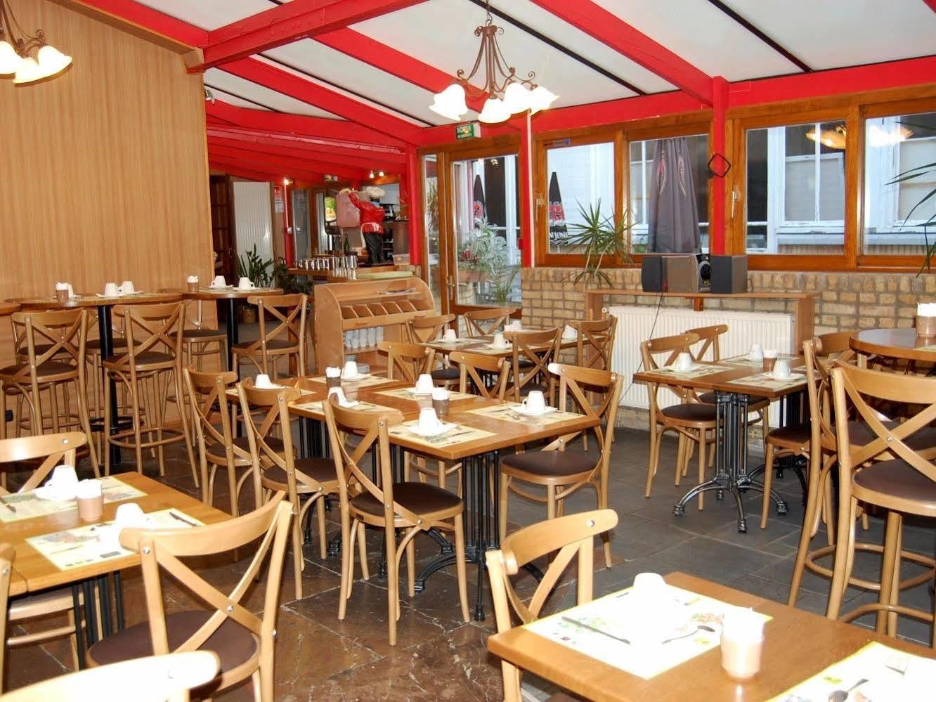 Hotel - Restaurant Au Tonnelier Bergues Exteriér fotografie